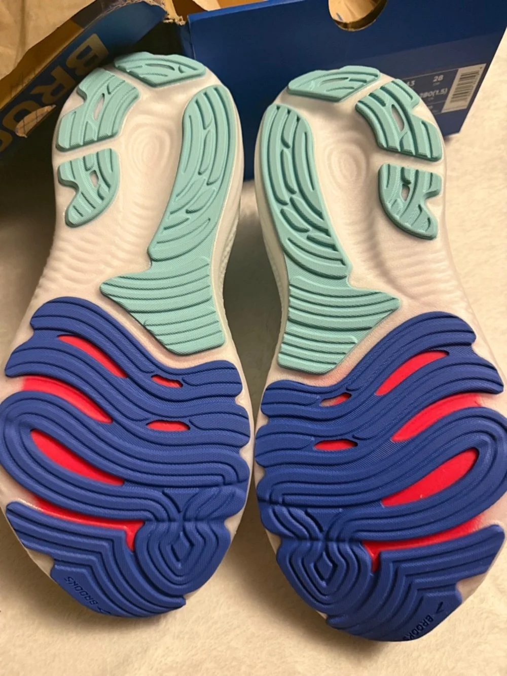 Brooks Glycerin GTS 22 new
 Womens Running Shoes white limpet shell amparo blue - Picture 3 of 5